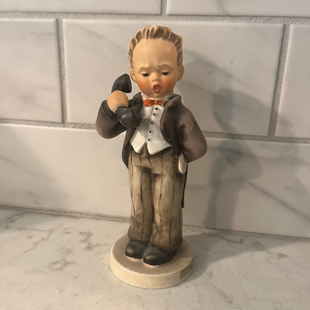 Hummel Goebel “Hello”